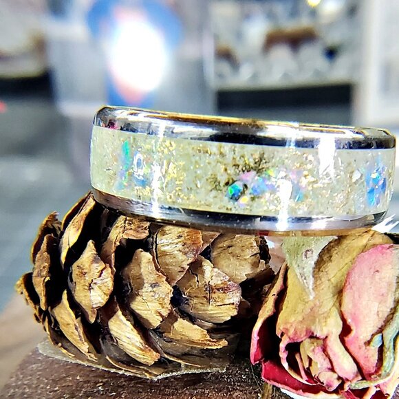 "Orchid Garden" Ring with Emeralds & Purple Opal - Picture 5 of 8